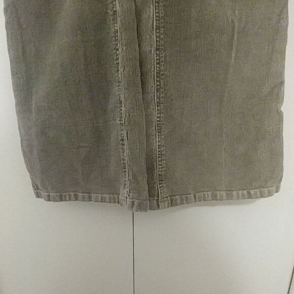 Juniors Five Pocket Sand-Colored Flare Leg Jeans - Picture 4 of 7